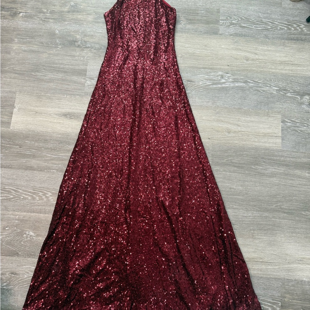Elegant Burgundy Sequin Bridesmaid Gown Revelry Size 8.